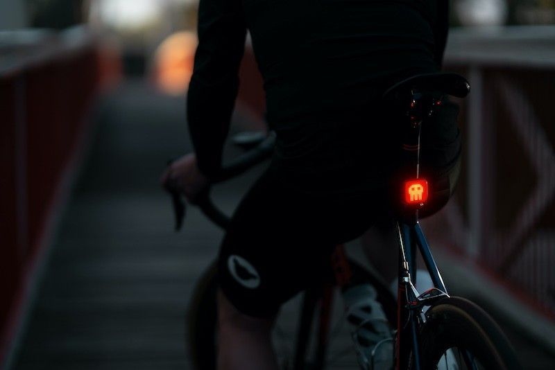 Мигалка задня Knog Blinder X Rear 100 Lumens 12290 фото